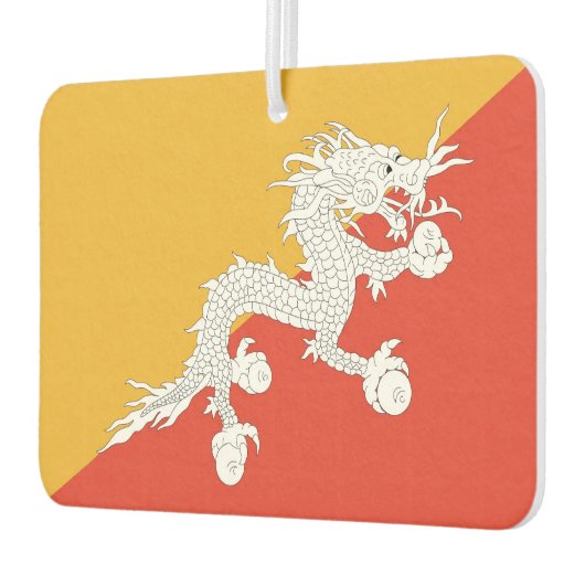 ブータン国旗を掲げた車内の新入生 カーエアーフレッシュナー (左)