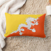 ブータン国旗(ブータン) (サンダー・ドラゴン) ランバークッション (ブランケット)
