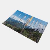 ブータン東部の祈りの言葉の国旗 ドアマット (アングル)