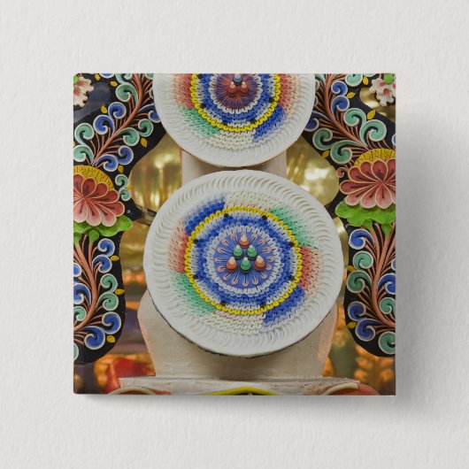 ブータン。僧侶が作る祭りのケーキは、 缶バッジ (正面)