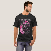 ブーツを履いて97歳の誕生日を迎える Tシャツ (正面フル)