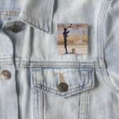 ブーツ、ライフル、犬のタグ、保護帽 缶バッジ (インサイチュ)