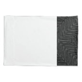 ブーメランブラックとホワイトトライバル 枕カバー (裏面-左)