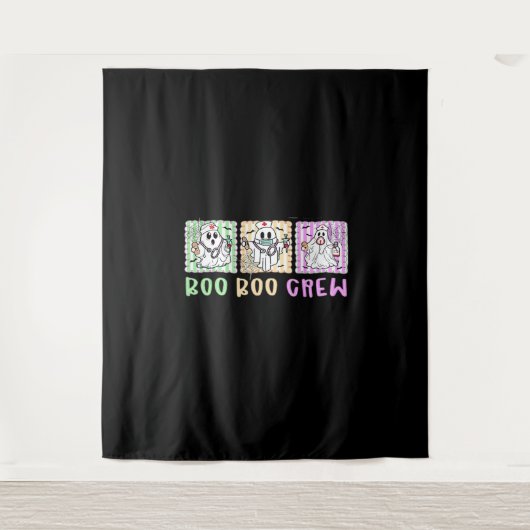 ブー名門私立校風のクーナースハロウィーン仮装の女性男性 タペストリー (正面)