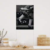 ブー子猫が家具ポスターの下に隠れる ポスター (キッチン)