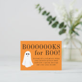 ブー・ハロウィーンの赤ちゃんシャワー用の本 エンクロージャーカード (スタンド正面)