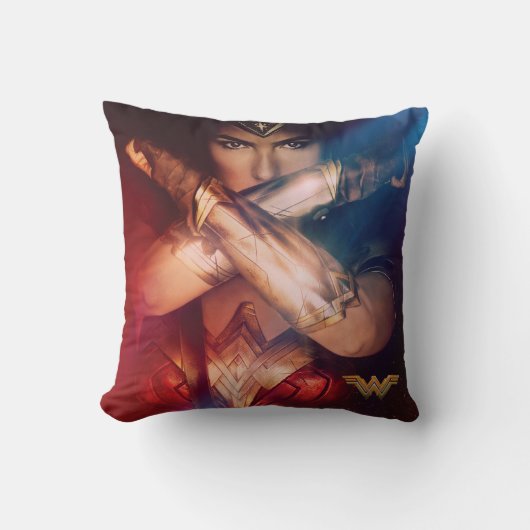 ブ疑問に思レスレットでブロックする女性 クッション (正面)