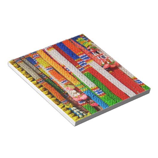 プアンマライ – タイフローラガーランド ノートパッド (アングル)