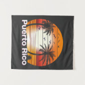 プエルトリコヴィンテージパームツリーズサマービーチ タペストリー (正面(横))