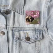 プグの匂いのさくらんぼの花 缶バッジ (インサイチュ)