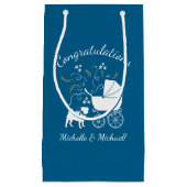 プグ犬の赤ちゃんシャワー少年ブルーと弓 スモールペーパーバッグ (正面)