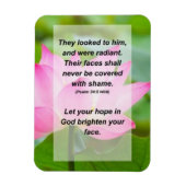 プサルム34:5彼らは彼を見て、晴れやかだった マグネット (縦)