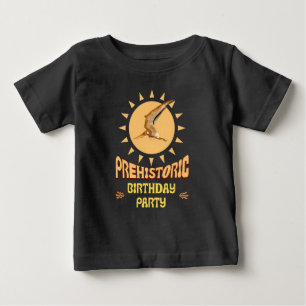 プテロダクティル誕生日パーティー レトロサンダイナソーアート ベビーTシャツ