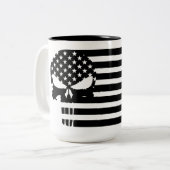 プニッシャー国旗のマグ ツートーンマグカップ (正面左)