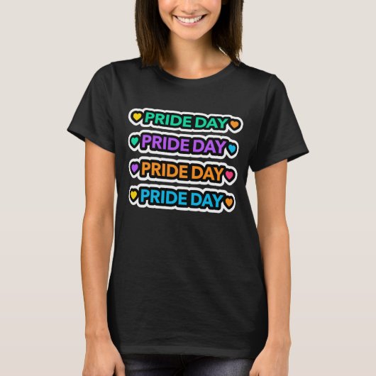 プライドの日。LGBT+プライド。虹のハート。 Tシャツ (正面)