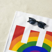 プライドはっきりしたジオメトリックレインボータイポグラフィ ビーチタオル (インサイチュ)