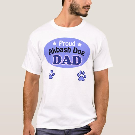 プライドを持つアクバシュ犬のパパ Tシャツ (正面)