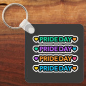 プライド日。LGBT+プライドレインボーハート。 キーホルダー (正面)