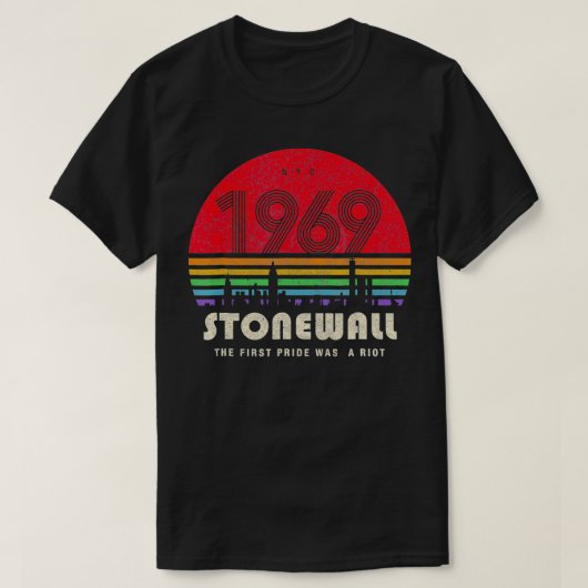 プライド50周年記念ストーンウォール1969は暴動だった Tシャツ (デザイン正面)