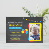 プライマリーカラー誕生日ガールズボーイズフォト招待状 招待状 (スタンド正面)