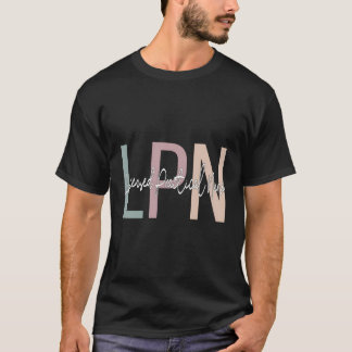 プラクティカルナースのボヘミアン風LPNナース Tシャツ