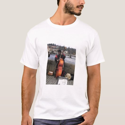 プラハのコントラバス奏者 Tシャツ (正面)