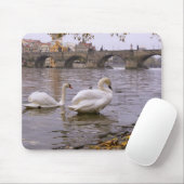 プラハのスワンとチャールズの橋 マウスパッド (マウス)