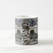 プラハのネプチューン像の噴水 コーヒーマグカップ (中央)