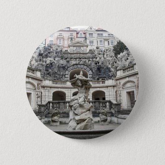 プラハのネプチューン像の噴水 缶バッジ (正面)