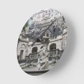 プラハの海王星の像を持つ泉 ラウンド壁時計 (傾斜)