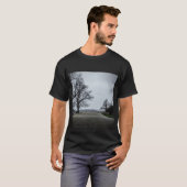 プラハの灰色の秋の日 Tシャツ (正面フル)