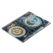 プラハ天文時計のクローズアップ ノートブック (左側)