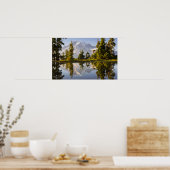 プラマーのピーク付近の沼に反射したレイニエ山 ポスター (キッチン)