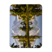 プラマーのピーク付近の沼に反射したレイニエ山 マグネット (縦)