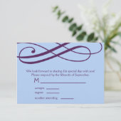 プラムおよび淡いブルーの渦巻の応答カード 出欠カード (スタンド正面)