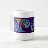 プラムのRainblowの5つのフレンチ・ホルン コーヒーマグカップ (正面左)