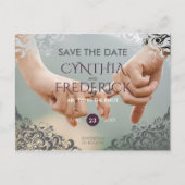 プラムバロックのシャンデリアの結婚式の日付を保存 案内ポストカード (正面)