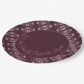 プラムパープルほこりっぽいバラスクリプトタイポグラフィ ペーパープレート (アングル)
