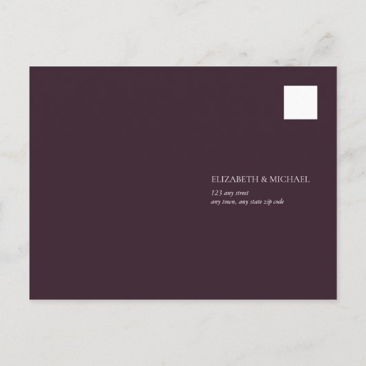 プラムパープルフローラウッドレース素朴ウェディングRSVP インビテーションポストカード (裏面)