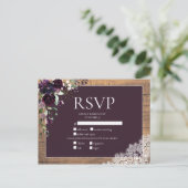 プラムパープルフローラウッドレース素朴ウェディングRSVP インビテーションポストカード (スタンド正面)