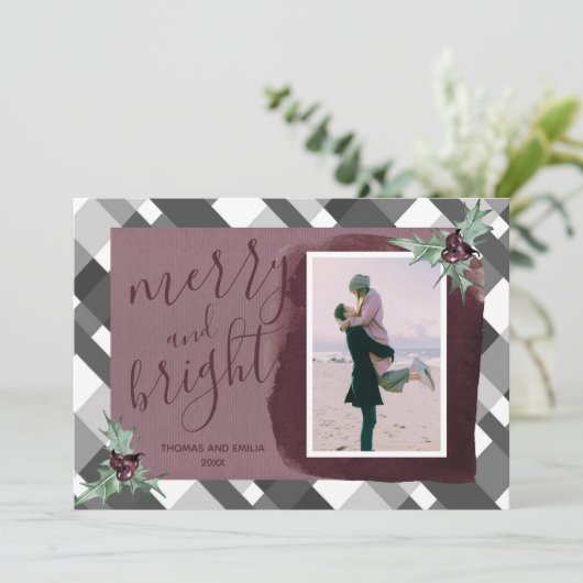 プラムモダングレイタータンチェック写真家族クリスマス カード (スタンド正面)