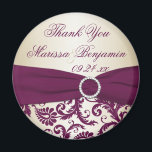 プラム·アンド·シャンパン·ダマスクの結婚式の磁石 マグネット<br><div class="desc">このプラムとシャンパンのダマ感謝していスクにはリボンと宝石が付いていフェイクます。次に示す結婚式招待状と一致します。他にももし必要な項目がありますので、niteowlstudio@gmail.comまでお問い合わせください。</div>