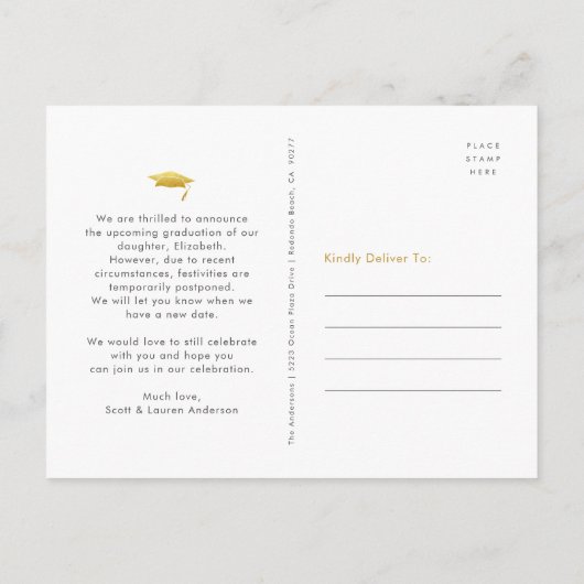 プランの変更の卒業金ゴールドブラックタイポグラフィ インビテーションポストカード (裏面)