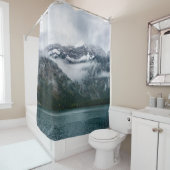 プランゼー湖の霧の中の雪の山 シャワーカーテン (インサイチュ)