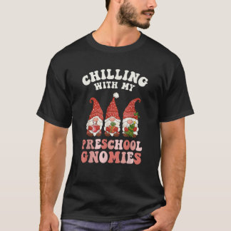 プリスクールノームの先生とくつろぐクリスマス Tシャツ