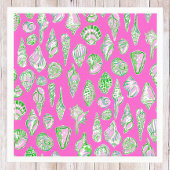 プリッピーな貝殻がホットピンクの海辺に スタンダードカクテルナプキン