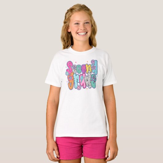 プリティーな女子の小学校2年生初めての学校コケッティ Tシャツ (正面フル)
