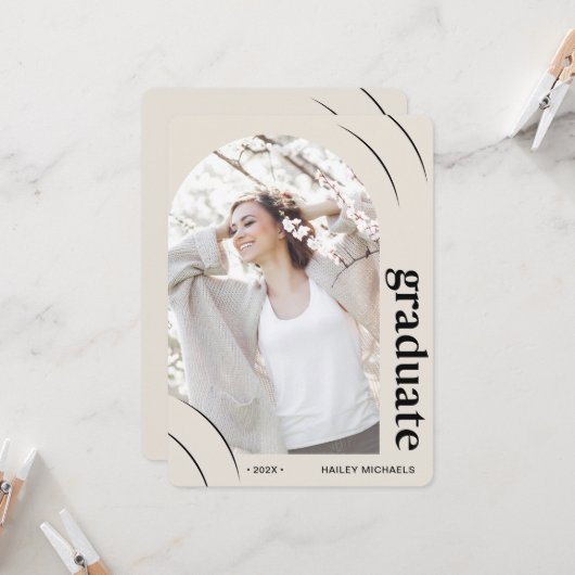 プリティーピンクのアーチ写真卒業パーティー 招待状 (正面/裏面インサイチュ)