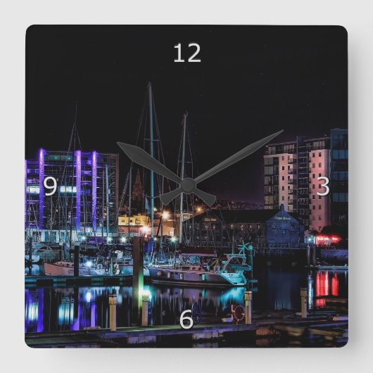 プリマウスバービカンバイナイト スクエア壁時計 (正面)