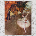 プリマバレリーナ、ロシタマウリエドガー・デガ ジグソーパズル<br><div class="desc">Prima Ballerina; Rosita Mauri,  aka The Star (c 1876/1877) by Edgar Degasは、バレリーナRosita Mauriをフィーチャーしたヴィンテージ印象派のアート素晴らしポートレートで絵画す。彼女はステージに出て演奏の後お辞儀をしている。ロシタ・マウリはバレエ先生でダンサーであり、バレエの巨匠で振付家の娘だった。1865年に踊りのキャリアをスタートし、ヨーロッパの主要バレリーナの一人となった。アーティストについて：エドガー・デガス(1834-1917)は印象派の創始者の一人として見られるが、彼は現実主義を好み、現実主義者と呼ばれていた。特にバレエダンスの題材に取り上げられており、その作品の半数以上がダンサーを描いている。</div>